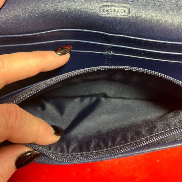 Coach Turnlock Wallet, Leather Blue, Retired Style from the Mid-2010s, NWOT - Picture 6 of 8